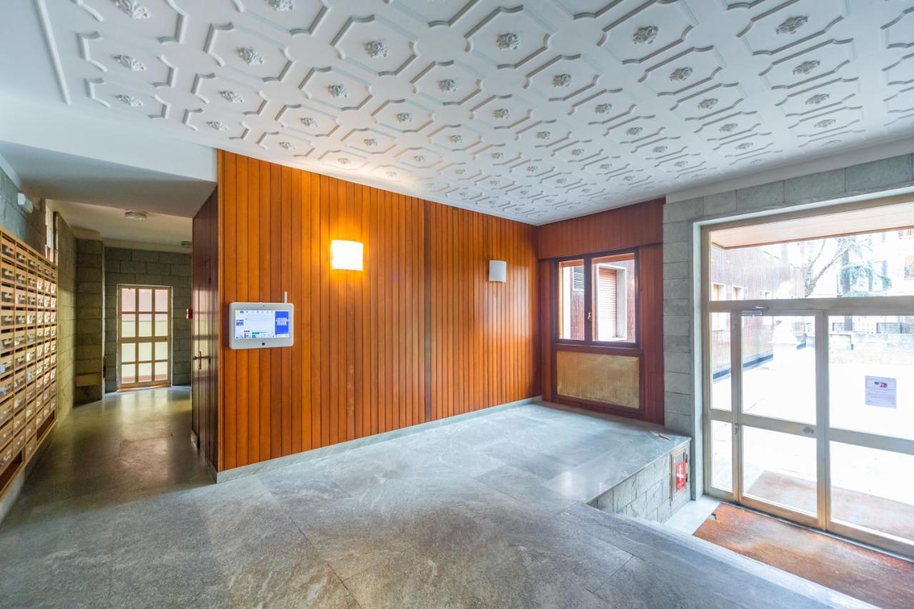 Apartamento Cozy Apt - Corso Vercelli & Conciliazione M1 *
